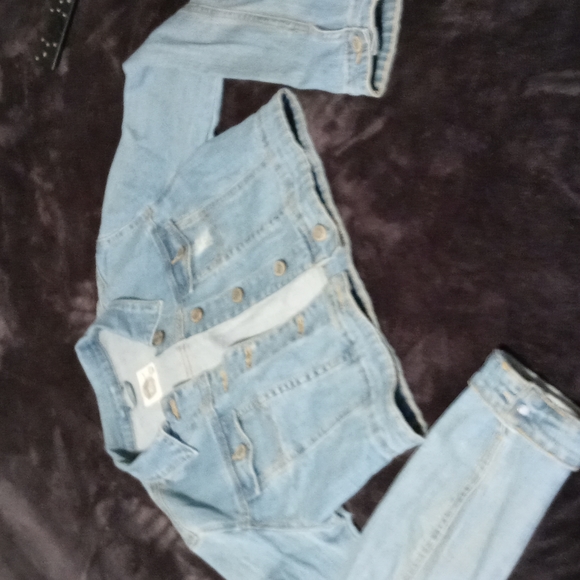 Denim crop jean jacket - Picture 5 of 7